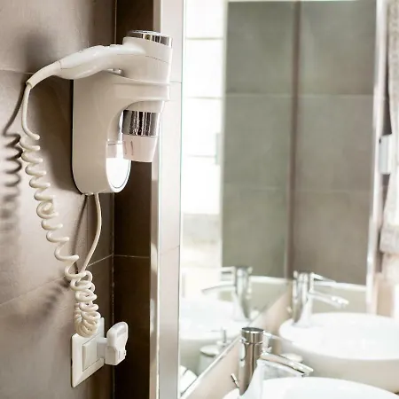 Saint Peter Welcoming