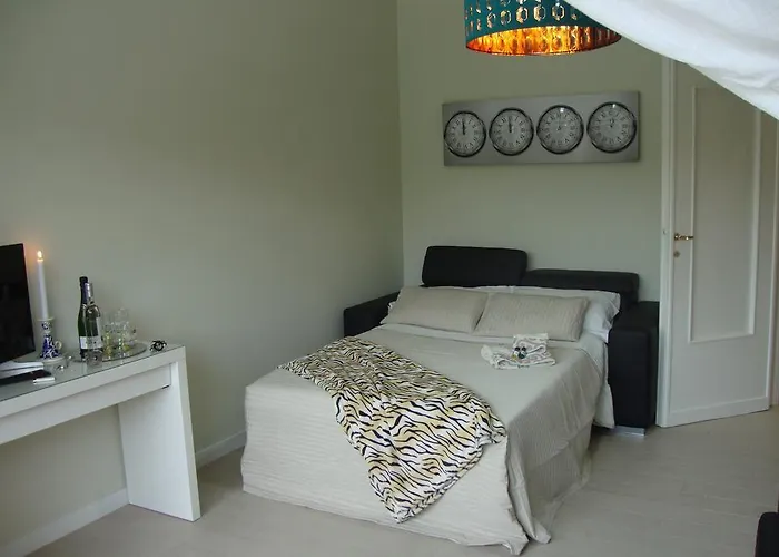 Saint Peter Welcoming